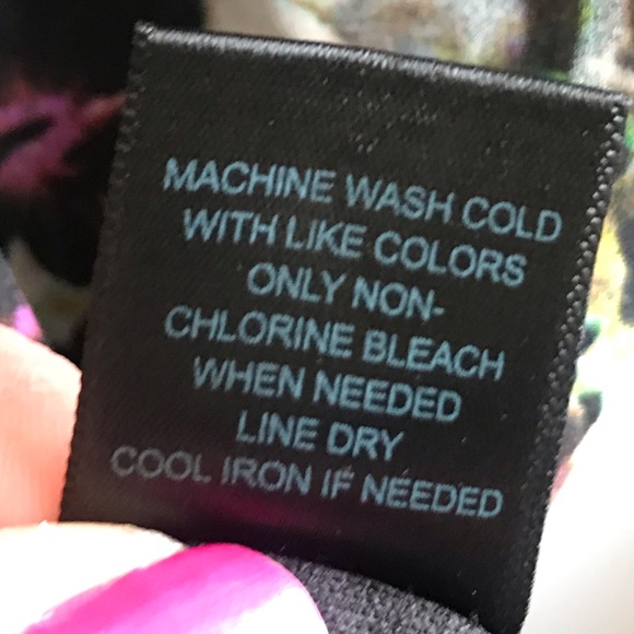 Ladies Dress - Picture 7 of 8